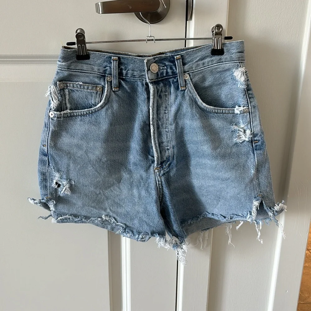 AGOLDE Dee distressed ripped denim jean shorts raw hem - Picture 5 of 7